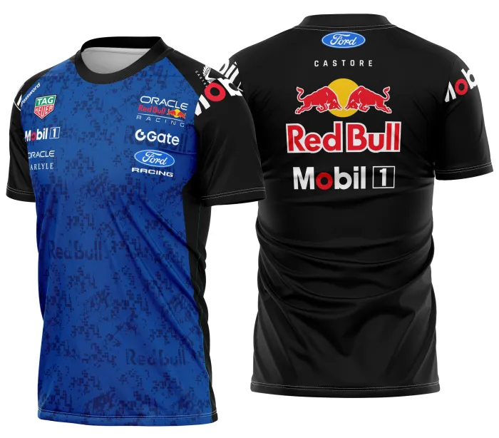 Foto de camiseta unissex preta com logo no peito e estampa grande nas costas inspirada no Time Red Bull 2026, ideal para fãs e colecionadores.