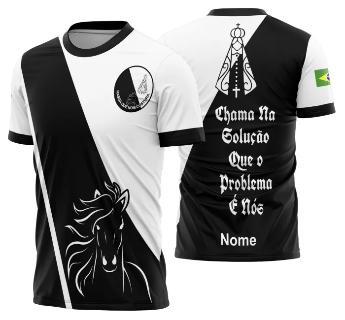 Camiseta unissex preta com logo no peito e estampa grande nas costas mostrando cavalo em cavalgada vaquejada Modelo 06, perfeita para fãs do estilo country.
