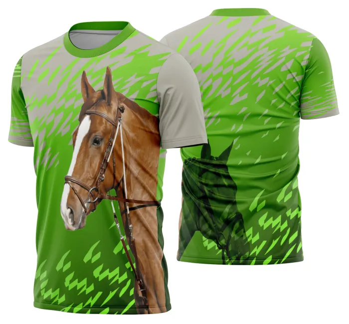 Camiseta unissex preta com logo no peito e estampa grande nas costas mostrando cavalgada e vaquejada com cavalo no estilo modelo 19, perfeito para fãs do rodeio e tradição nordestina.