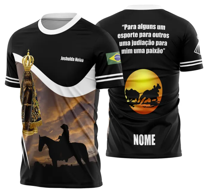 Camiseta unissex preta com logo no peito e estampa grande nas costas mostrando cavalo e vaquejada, ideal para amantes de rodeio e cavalgada.