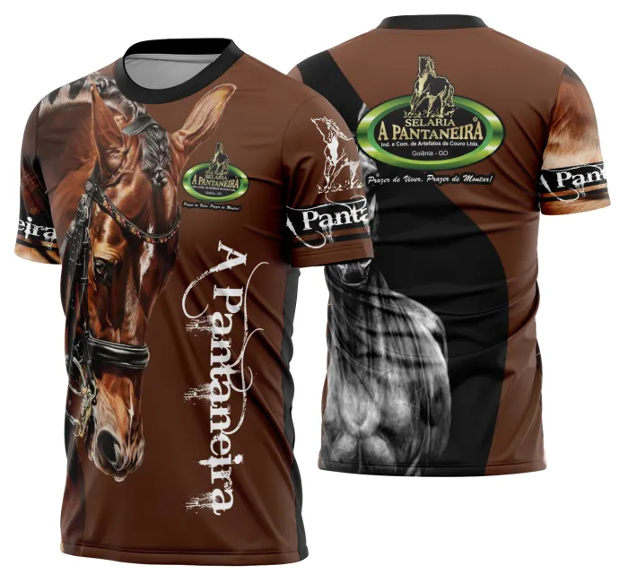 Camiseta unissex preta com logo no peito e estampa grande nas costas com tema Cavalgada Vaquejada Cavalo Modelo 46, perfeita para fãs de rodeio e vaquejada.