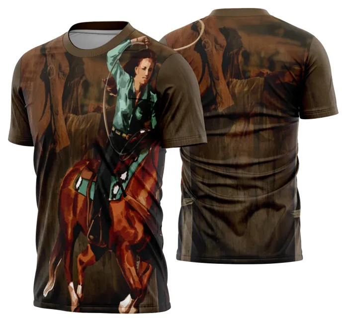 Camiseta unissex preta com logo no peito e estampa grande nas costas, tema Cavalgada Vaquejada Cavalo, ideal para quem curte rodeio e tradições do campo.