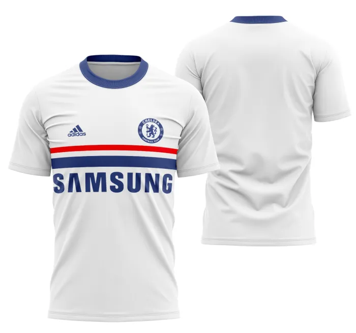 Camiseta unissex preta com logo no peito e estampa grande nas costas inspirada no Chelsea Jersey Away 2014-2015, ideal para fãs do futebol, estilo esportivo e visual moderno.