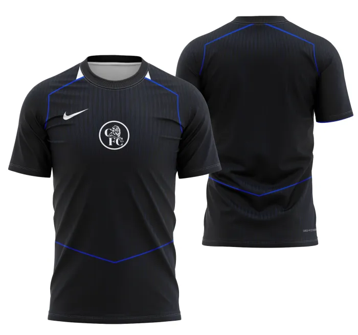 Camiseta unissex preta com logo no peito e estampa grande nas costas inspirada na camisa Chelsea Tercera 2025-2026, design moderno e estiloso para fãs do futebol.