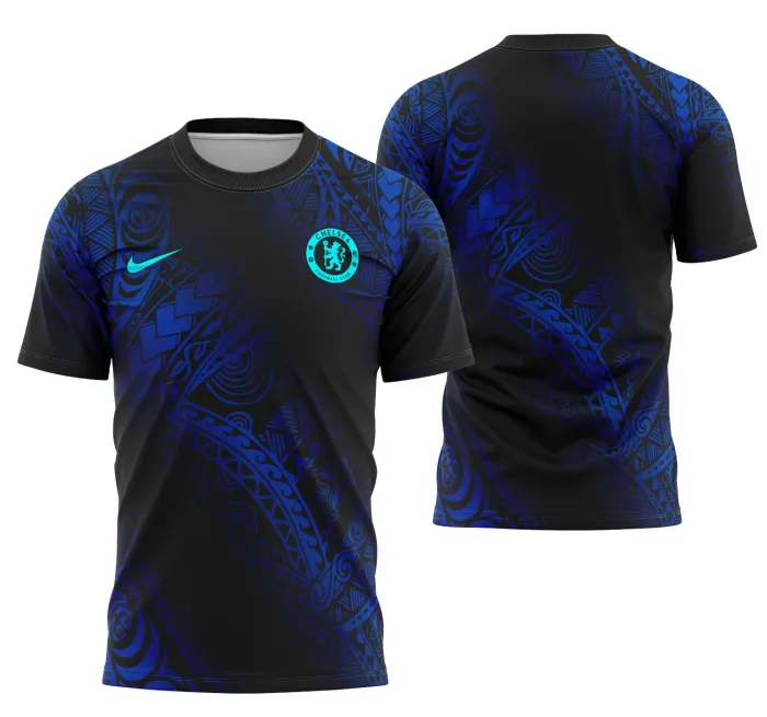 Camiseta unissex preta com logo no peito e estampa grande nas costas inspirada no conceito Chelsea 2024, visual moderno e estiloso perfeito para fãs do time.