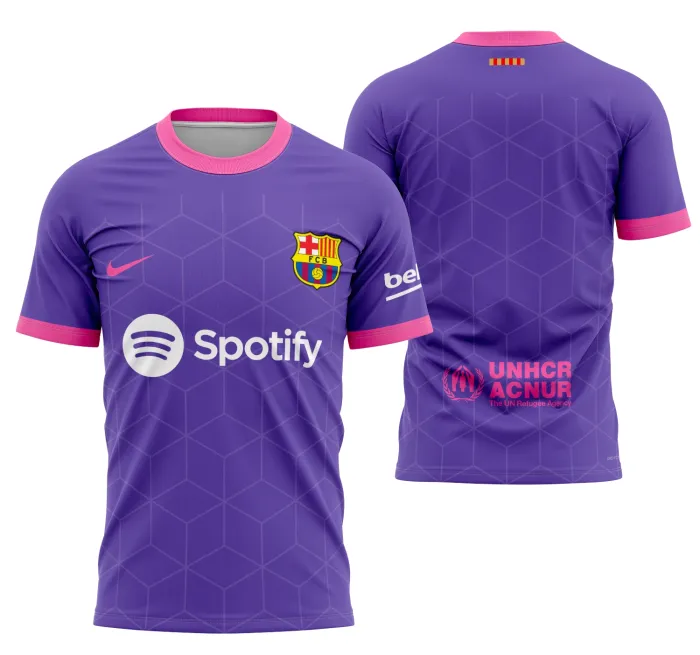 Camiseta unissex preta com logo no peito e estampa grande nas costas, tema Conceito de Barcelona 2023, visual moderno e estiloso para todos os fãs.