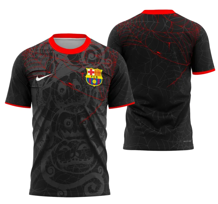 Camiseta unissex preta com logo no peito e estampa grande nas costas mostrando o conceito de Halloween em Barcelona 2025, ideal para quem curte o clima sombrio e urbano da festa.