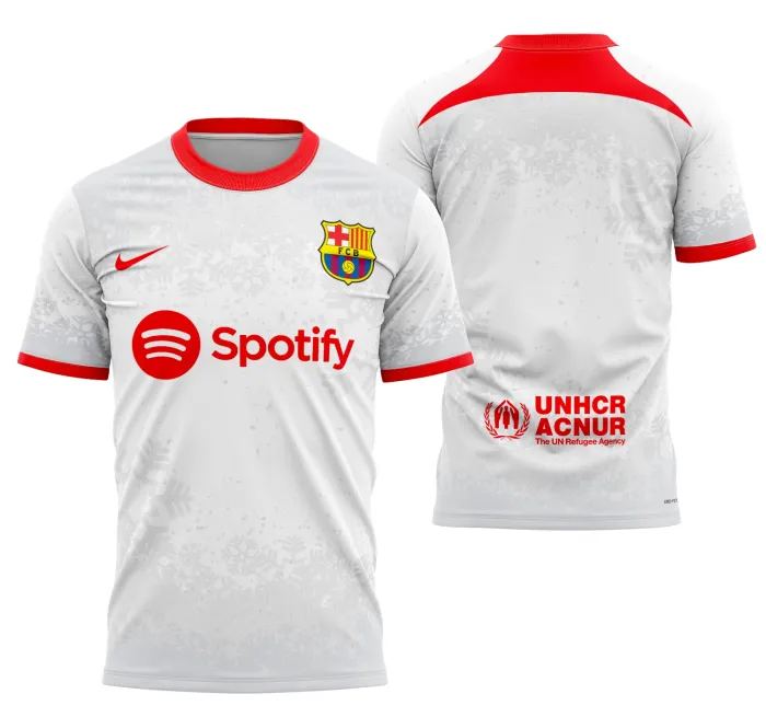 Camiseta unissex preta com logo no peito e estampa grande nas costas que remete ao Conceito de Natal em Barcelona 2023, perfeita para usar no fim de ano com estilo e conforto.