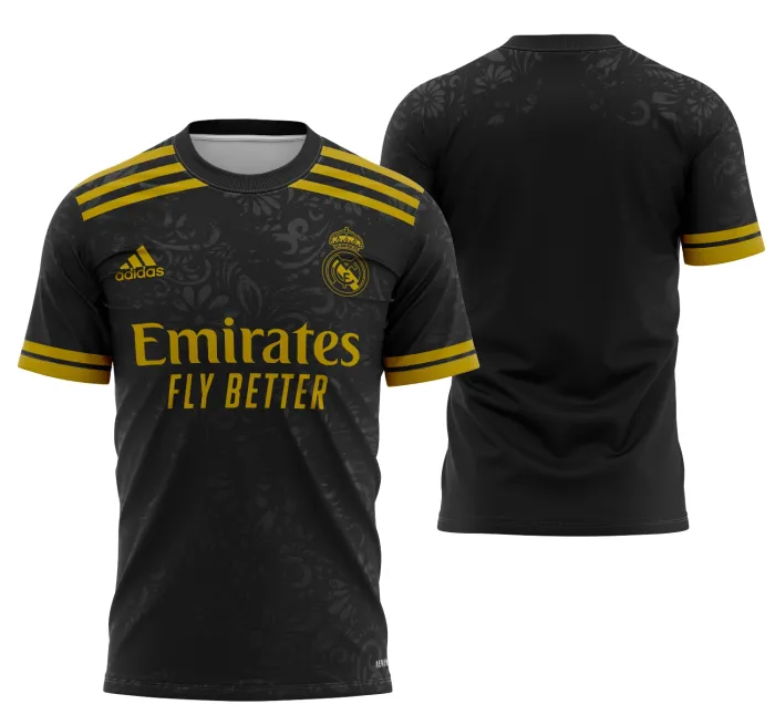 Camiseta unissex branca com logo no peito e estampa grande nas costas do conceito do Real Madrid 2021, destacando estilo moderno e visual marcante.