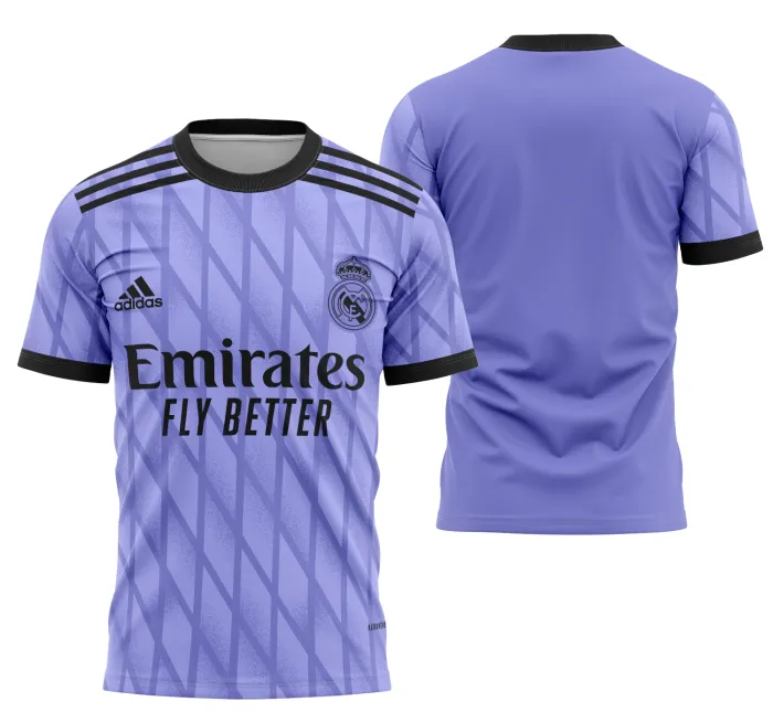 Camiseta unissex branca com logo no peito e estampa grande nas costas inspirada no conceito do Real Madrid 2022, ideal para fãs e colecionadores, design moderno e elegante.