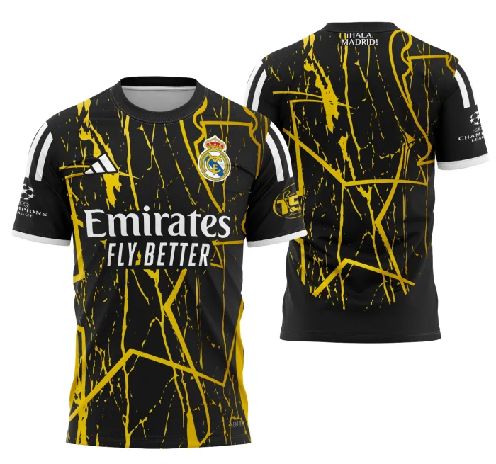 Camiseta unissex preta com logo no peito e estampa grande nas costas inspirada no Conceito do Real Madrid 2024, perfeita para fãs do futebol e estilo casual.