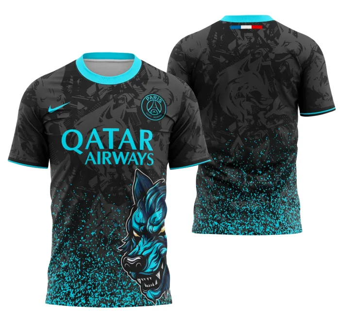 Camiseta unissex preta com logo no peito e estampa grande nas costas inspirada no conceito PSG 2024, design moderno e esportivo, perfeita para quem busca estilo e conforto.