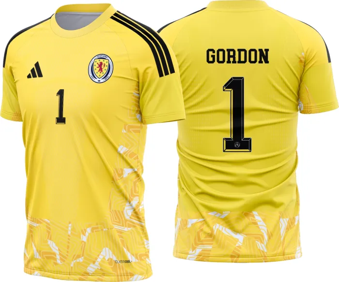 Camiseta unissex preta com logo no peito e estampa grande nas costas, temática Escócia goleiro 2026-2028, design esportivo e moderno.