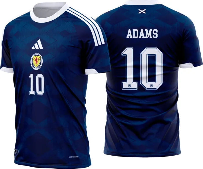 Camiseta unissex com cor base preta, logo no peito e estampa grande nas costas com tema Escócia Titular 2026-2028, ideal para torcedores e fãs do futebol