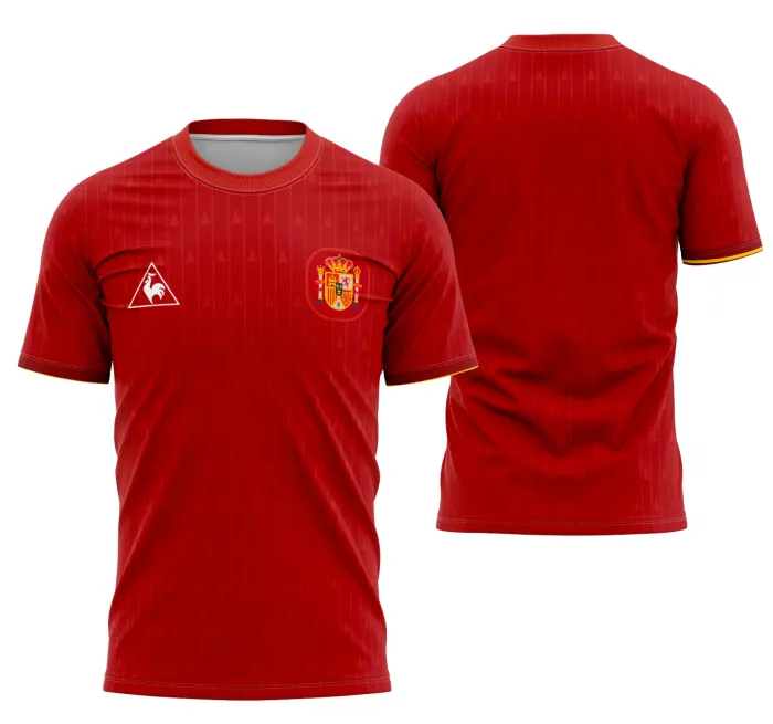 Foto de camiseta unissex preta com logo no peito e estampa grande nas costas mostrando design inspirado na Espanha local entre 1988 e 1991, ideal para fãs de futebol clássico.