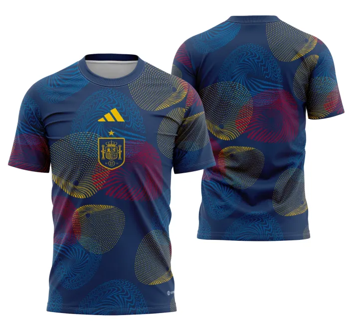 Camiseta unissex preta com logo no peito e estampa grande nas costas da seleção España Pre-Match 2022-2023, ideal para torcedores que querem um visual autêntico e estiloso.