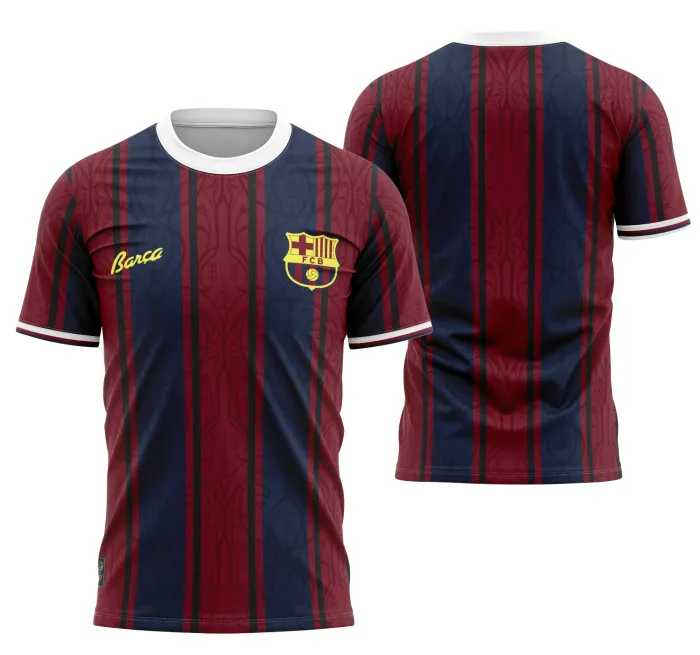 Camiseta unissex preta com logo no peito e estampa grande nas costas, destacando o tema Retrô Barcelona 2025, perfeita para fãs e colecionadores do estilo vintage esportivo.