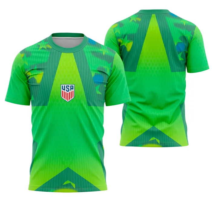 Camiseta unissex preta com logo no peito e estampa grande nas costas do goleiro EUA Kit 2026, estilo esportivo e moderno para torcedores e atletas.