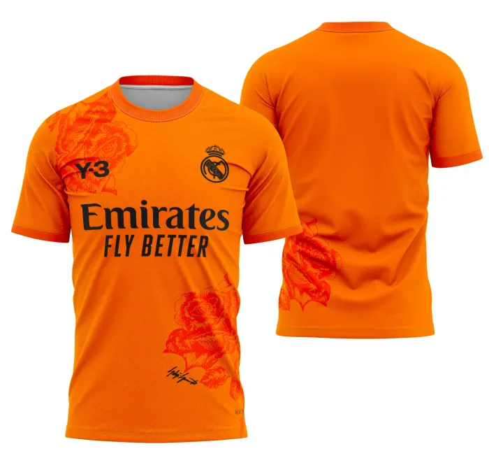Camiseta unissex branca com logo no peito do Real Madrid e estampa grande nas costas temática Goleiro 2023-2024, ideal para fãs do futebol com estilo marcante e esportivo.