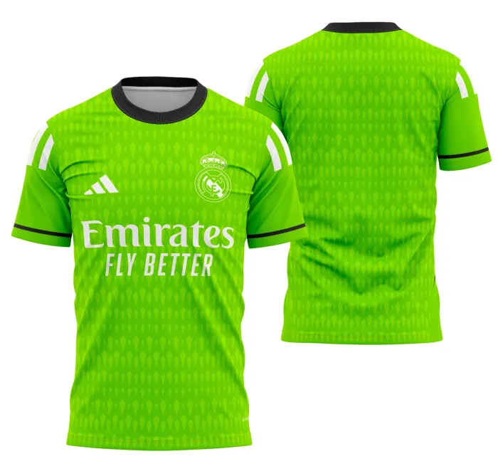 Foto de camiseta unissex preta, com logo do Real Madrid no peito e estampa grande nas costas representando a camisa goleiro Real Madrid 2023-2024 Modelo 1
