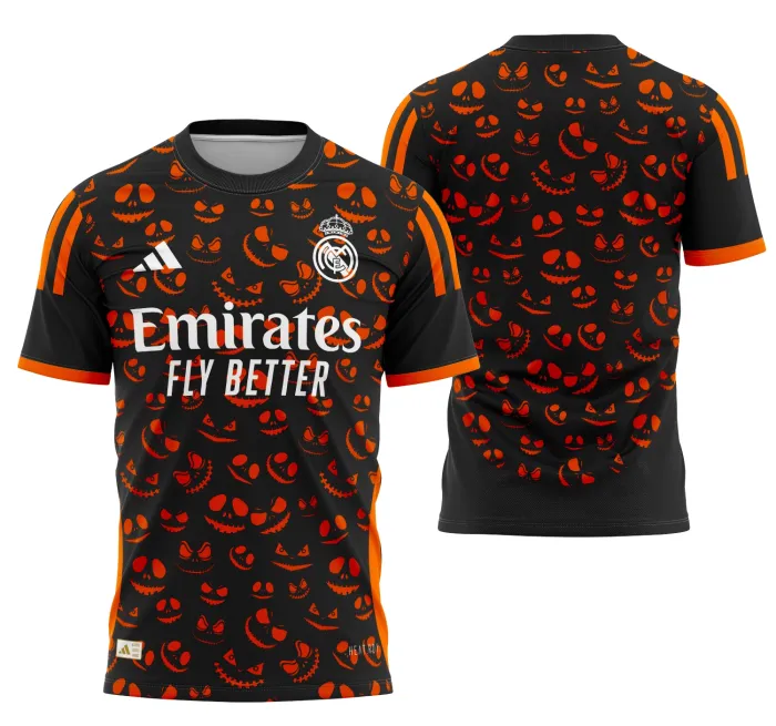 Camiseta unissex preta com logo do Real Madrid no peito e estampa grande nas costas com tema Halloween 2024, perfeita para fãs do time em clima de festa assustadora.
