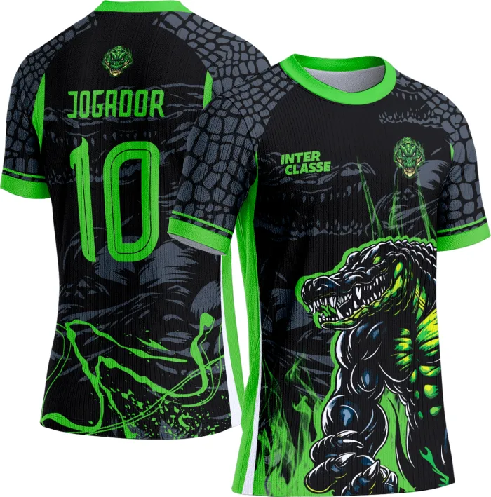 Foto de camiseta unissex preta com logo no peito e estampa grande nas costas com tema Jacaré Interclasse 827, visual moderno e marcante.