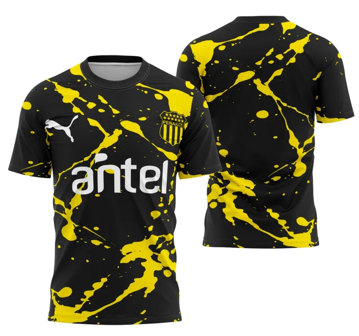 Camiseta unissex preta com logo no peito e estampa grande nas costas, tema Camisa Interclasse Ca Penarol, destaque para design esportivo e moderno.