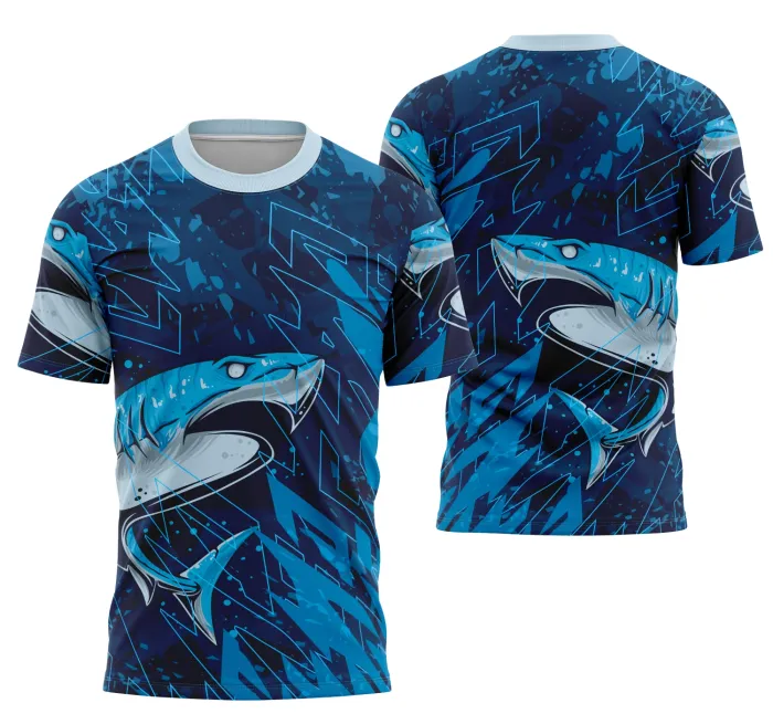 Camiseta unissex preta com logo no peito e estampa grande nas costas com tema de pesca interclasse, ideal para quem ama aventuras ao ar livre