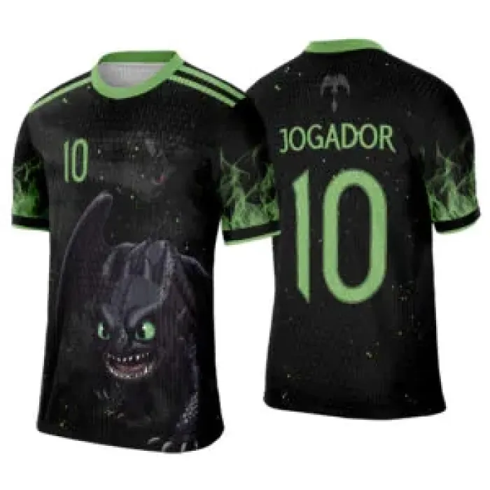 Camiseta unissex preta com logo no peito e estampa grande nas costas inspirada em Como Treinar Seu Dragão, perfeita para eventos e uso casual.