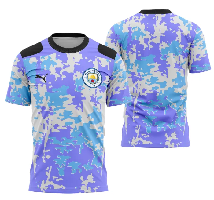 Camiseta unissex branca com logo no peito e estampa grande nas costas, tema Interclasse Conceito Manchester City, estilo moderno e esportivo.