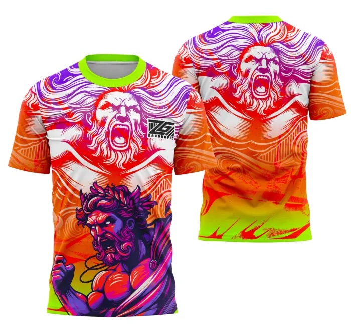 Camiseta unissex preta com logo no peito e estampa grande nas costas mostrando tema inspirado em Deus Grego, ideal para uso em eventos interclasse e estilo casual.