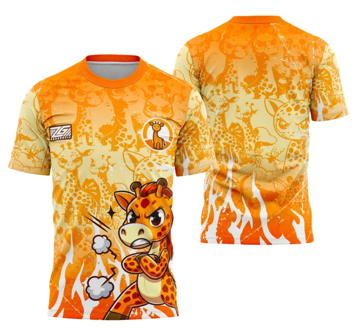 Camiseta unissex branca com logo no peito e estampa grande nas costas da equipe girafa fofa, ideal para eventos interclasse e grupos escolares.