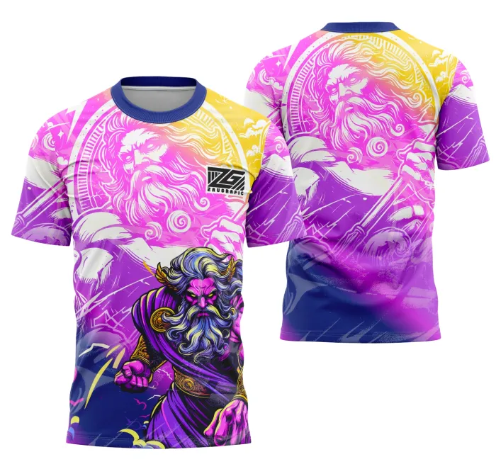 Camiseta unissex preta com logo no peito e estampa grande nas costas da equipe Zeus do Interclasse, mostrando estilo moderno e identificação forte para torcedores.