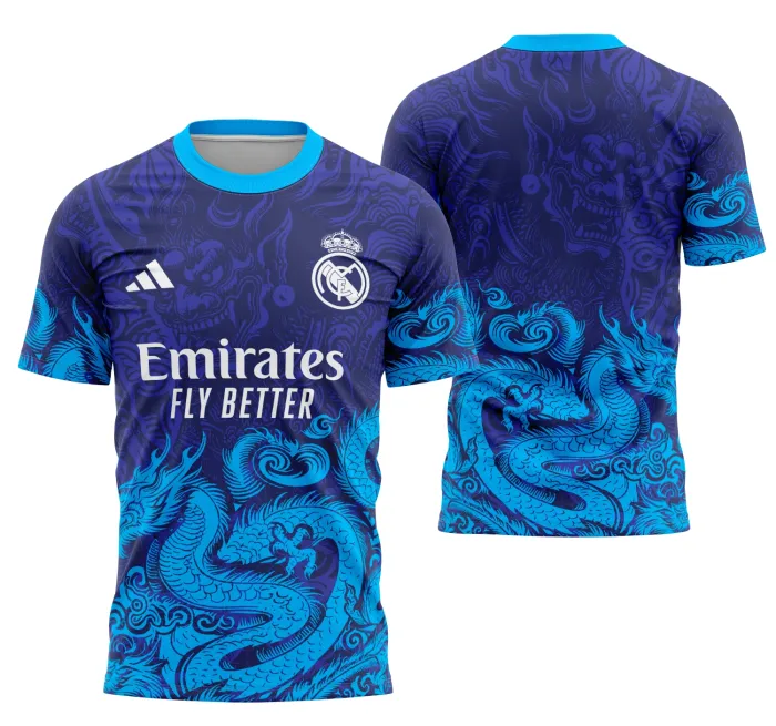 Camiseta unissex branca com logo no peito e estampa grande nas costas com tema Interclasse Fantasia Do Real Madrid, perfeita para fãs e eventos escolares.