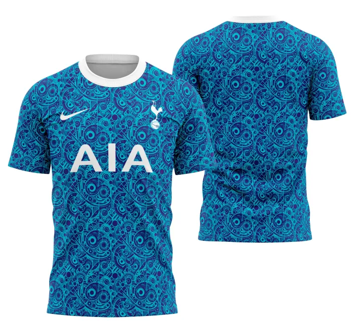 Camiseta unissex preta com logo no peito e estampa grande nas costas inspirada na fantasia do Tottenham, ideal para eventos e torcedores.