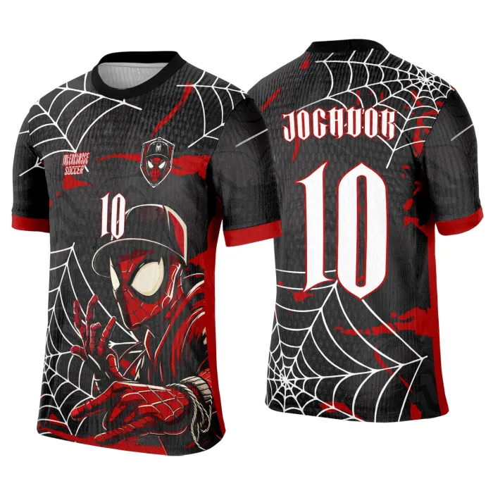 Camiseta unissex preta com logo no peito e estampa grande nas costas do Homem Aranha e Venom, estilo interclasse para fãs do universo dos dois personagens icônicos.