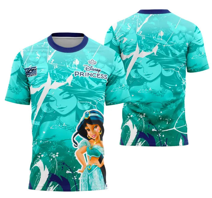 Camiseta unissex preta com logo no peito e estampa grande nas costas da série Interclasse Jazmin da Disney, ideal para fãs e eventos temáticos.