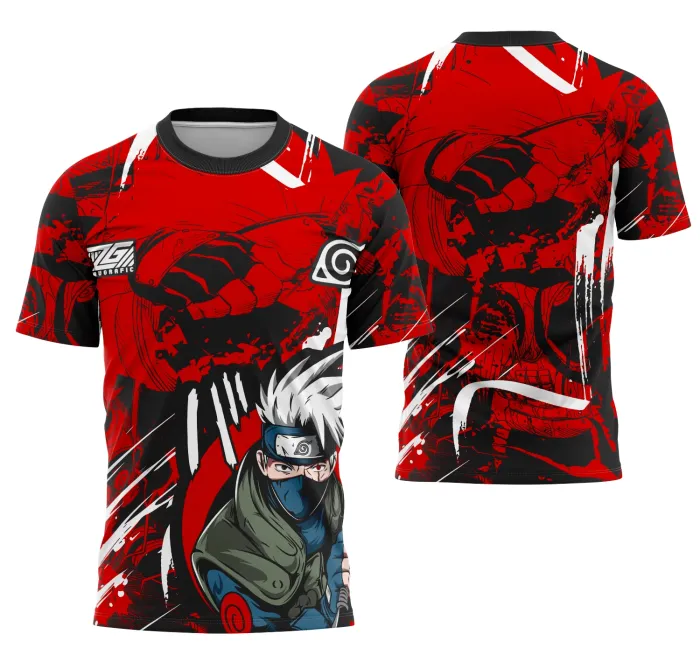 Camiseta unissex preta com logo no peito e estampa grande nas costas inspirada no personagem Kakashi, ideal para fãs de anime e estilo descolado em eventos interclasse.
