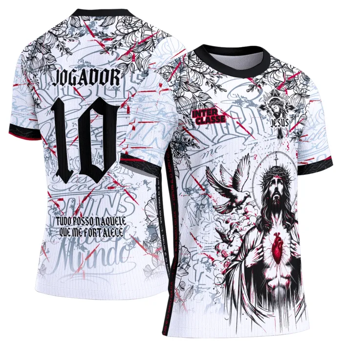 Camiseta unissex preta com logo no peito e estampa grande nas costas retratando Cristo, trazendo fé e estilo para o visual de quem usa.