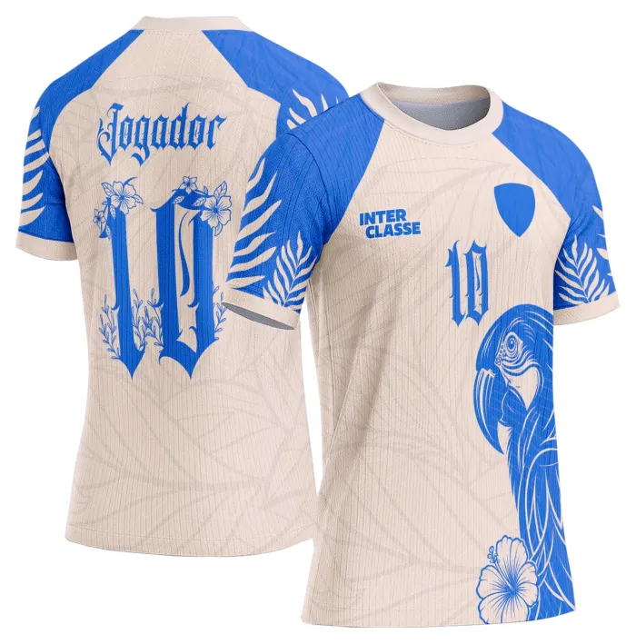 Camiseta unissex preta com logo no peito e estampa grande nas costas mostrando a arara colorida, perfeita para destacar em ambientes escolares ou eventos interclasse.