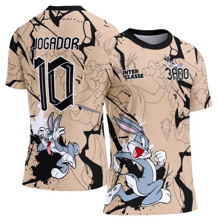 Camiseta unissex preta com logo no peito e estampa grande nas costas do personagem Pernalonga no estilo Interclasse Modelo 869, perfeita para fãs que buscam conforto e estilo marcante.