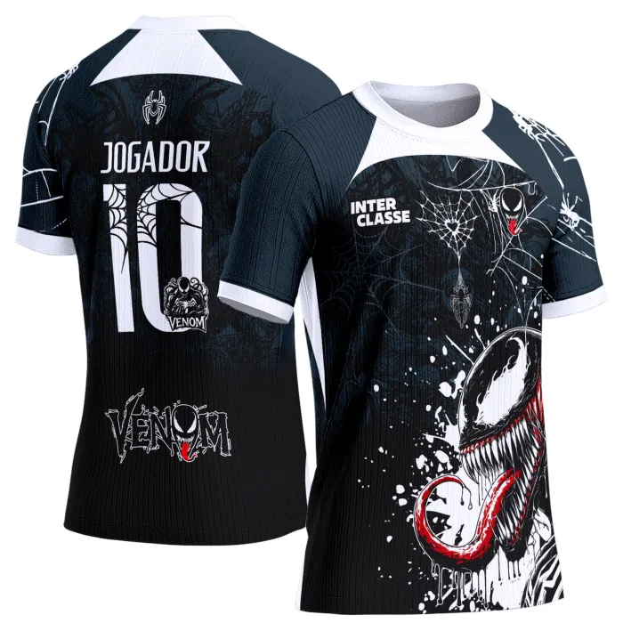 Camiseta preta unissex com logo no peito e estampa grande nas costas inspirada na personagem Venom, modelo 882, destaque para visual moderno e impactante.