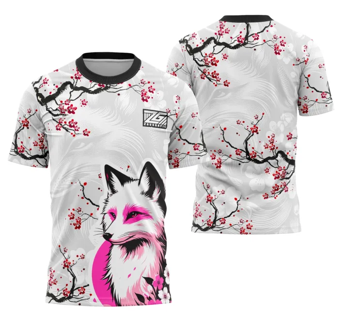 Camiseta unissex preta com logo no peito e estampa grande nas costas com tema Raposa Japonesa Interclasse, design vibrante e moderno para uso casual