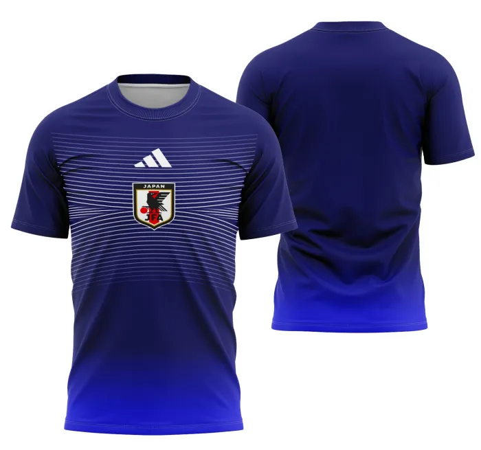 Camiseta unissex preta com logo no peito e estampa grande nas costas com tema Japão 2026, perfeita para fãs que buscam estilo e paixão pelo futebol japonês.