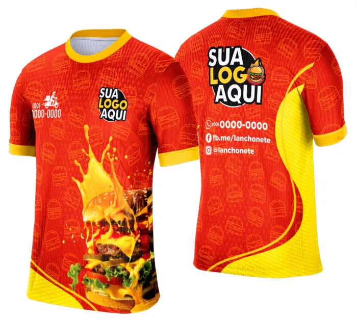 Camiseta unissex branca com logo no peito e estampa grande nas costas com tema lanche e hamburgueria