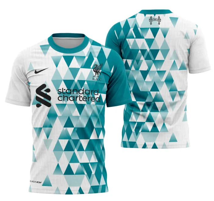 Camisa preta unissex com logo no peito e estampa grande nas costas inspirada no tema Liverpool As Roma Concept 2021