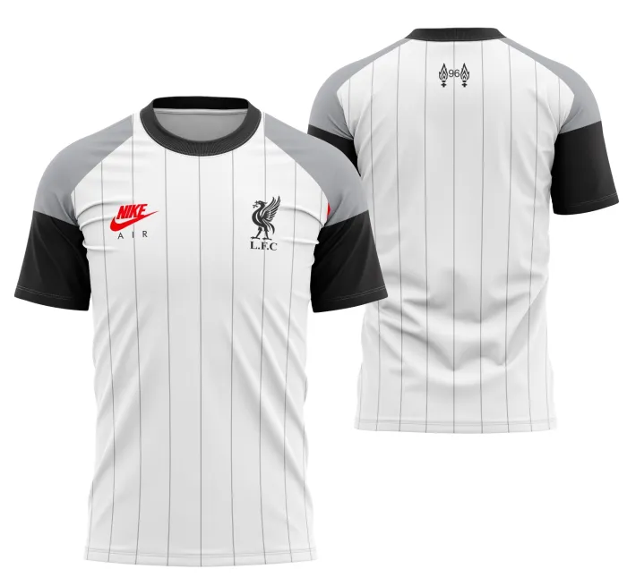 Camiseta preta unissex com logo no peito e estampa grande nas costas representando Liverpool Cuarta Equipicion 2020-2021, ideal para torcedores mostrarem paixão pelo time.