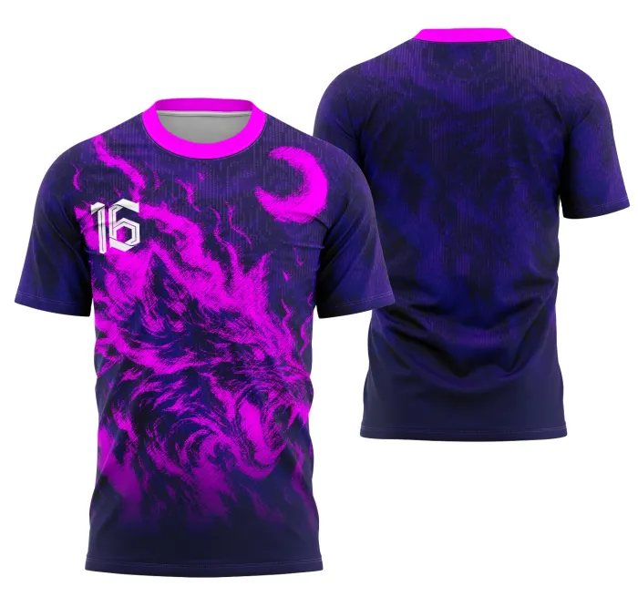 Camiseta unissex preta com logo no peito e estampa grande nas costas, tema Lobo Coleção Interclasse, estilo moderno e impactante para uso casual e esportivo.