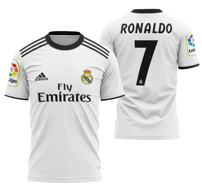 Camiseta unissex branca com logo no peito e estampa grande nas costas dos locais do Real Madrid 2018-2019, ideal para fãs do futebol com design moderno e chamativo.