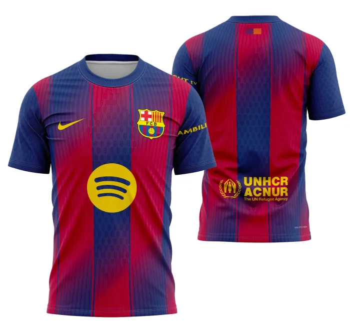 Foto de camiseta preta unissex com logo no peito e estampa grande nas costas inspirada na camisa local do Barcelona 2025-2026.